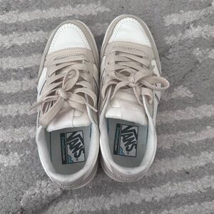 Vans Women's Sneakers - White and Gray